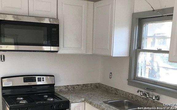 3rd image of 419 Notre Dame Dr