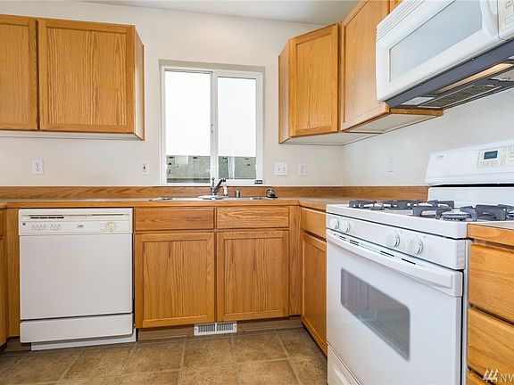 5th image of 6111 Lombard Ave SE #A