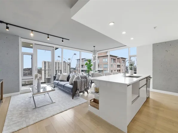 989 Johnson St #1202, Victoria, BC V8V 0E3