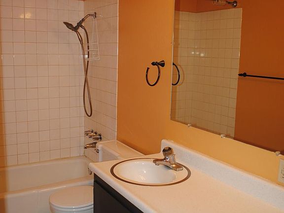 4th image of 10 S Cove Ave APT 22