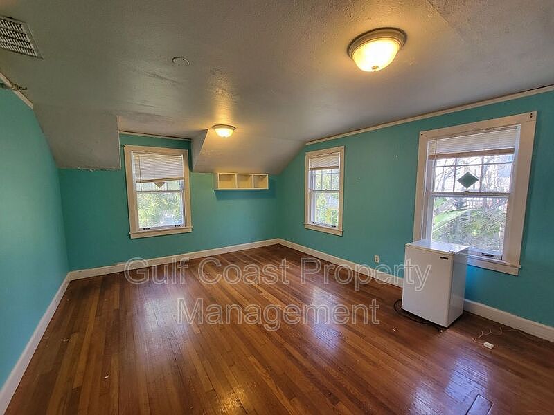 2nd image of 800 Central Ave Unit A