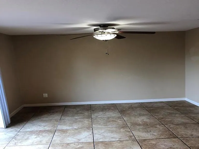 1177 Norwegian Ave #13 — Photo 6