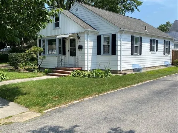 46 Farm St, Providence, RI 02908