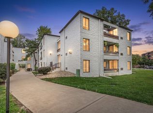322 W Miner St APT 1C, Arlington Heights, IL 60005