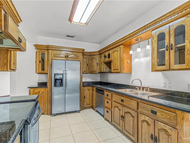 1108 N Boston College Dr — Photo 4