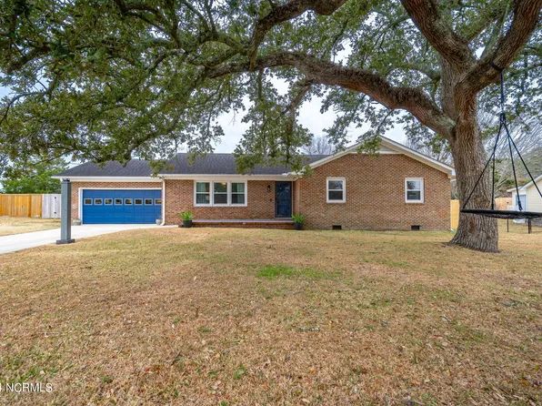 206 Knox Drive, Morehead City, NC 28557