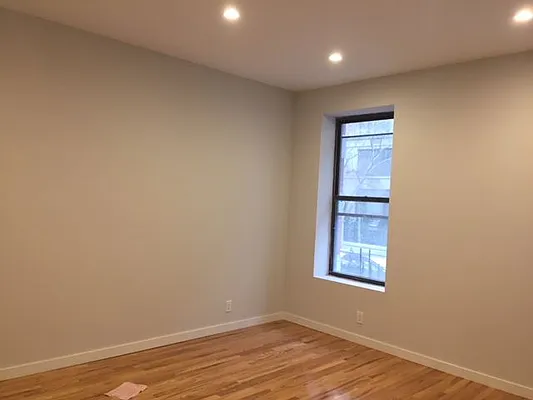 Rented by Roberto Guilbet, LREB | media 18