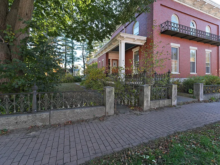 11 Lincoln St — Photo 35
