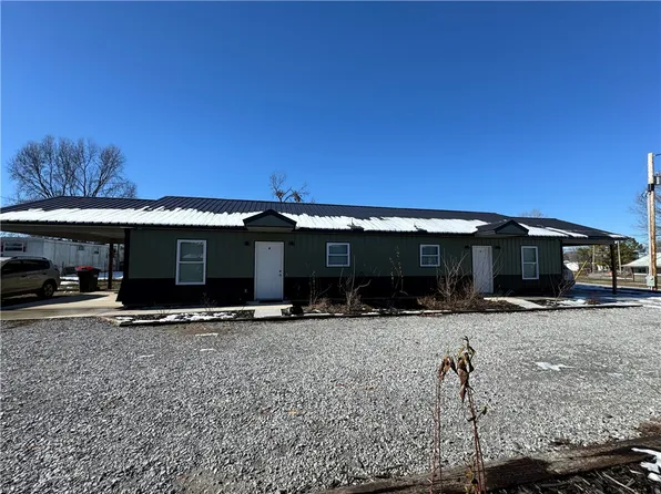 180 E Doughty St, Colcord, OK 74338