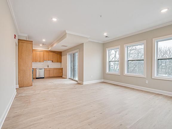 3rd image of 158 Durham Ave #10937936