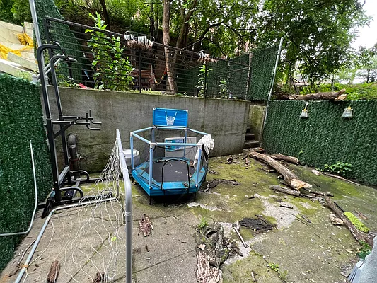 Rented by Delmark Realty LLC | media 66