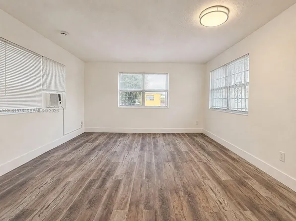 6950 NW 8th Ave, Miami, FL