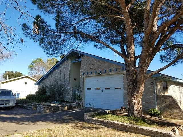 1st image of 2634 Cypress Ave
