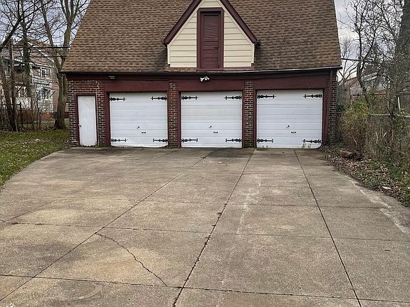2nd image of 3346 Washington Blvd