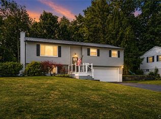 211 Juneway Dr, Chittenango, NY 13037