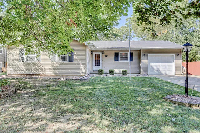 1803 Winchester Dr photo 1