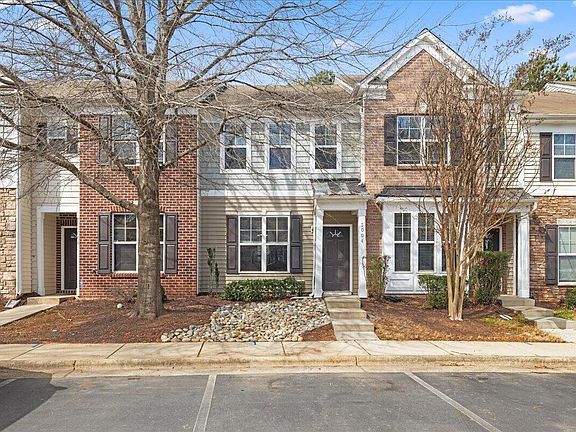 3rd image of 3004 Berkeley Springs Pl