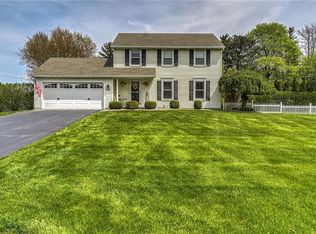 650 Brookeville Dr, Webster, NY 14580