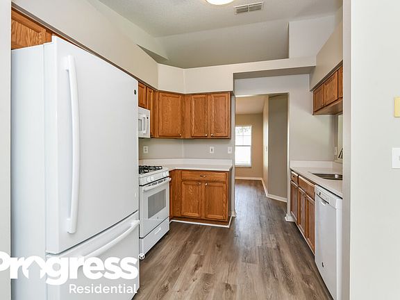 5th image of 12053 Goldenstar Ln