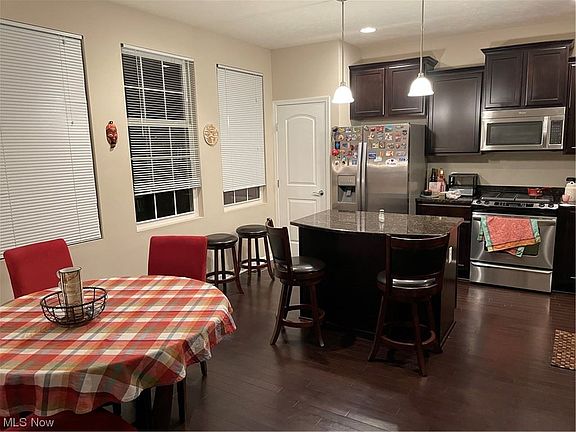 2nd image of 5925 N Pointe Dr
