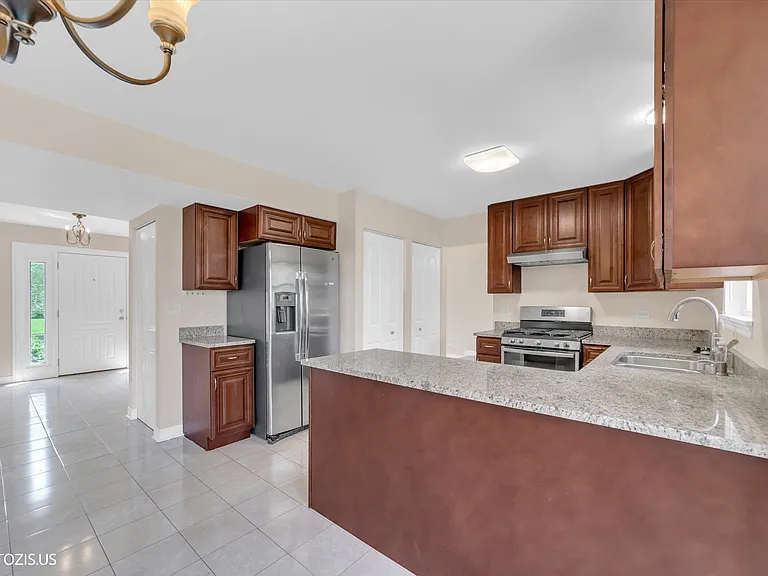 1906 Armwood Ln — Photo 7