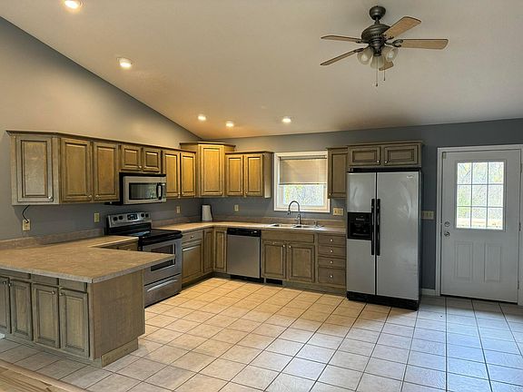 5th image of 629 McIntosh Dr