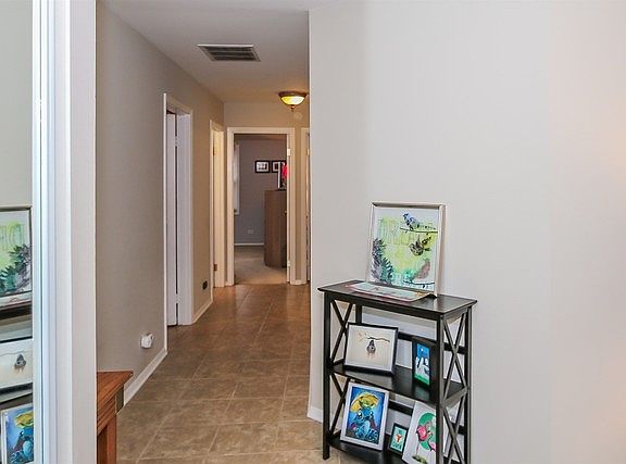 4th image of 1059 Stonehedge Dr