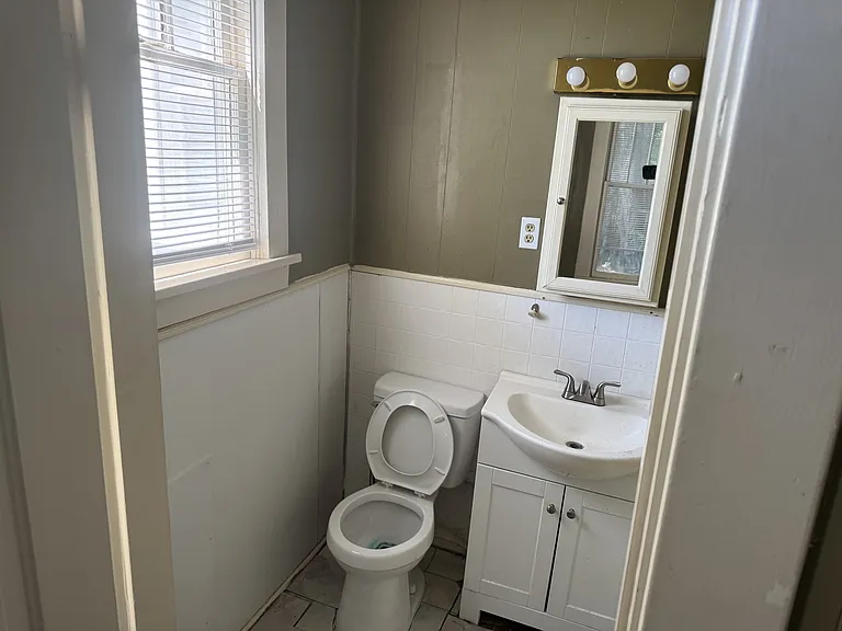 1018 Clifton St — Photo 6