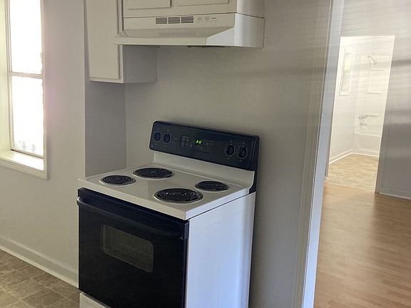 5th image of 2604 20th St