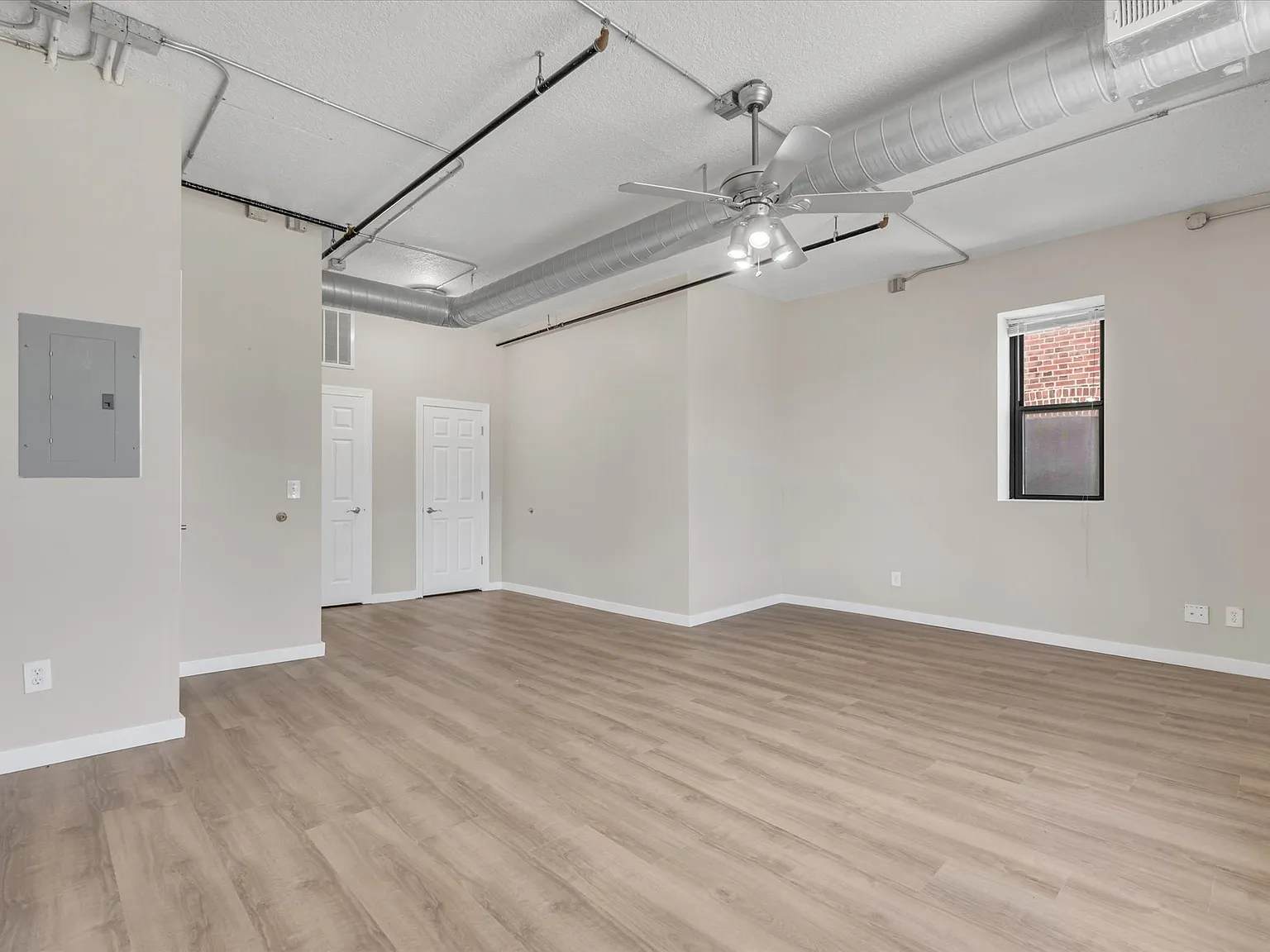 1 bed, 850 sqft, $1,100 — Photo 4