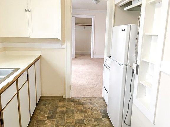 2nd image of 1509 E Madison St #1519-303