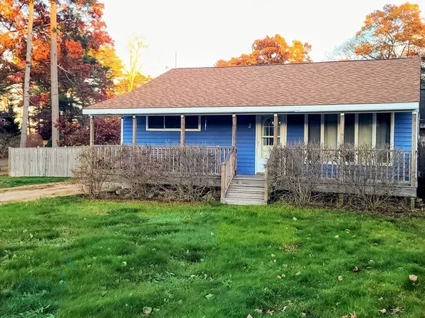 2 Jeanine St, Lakeville, MA 02347