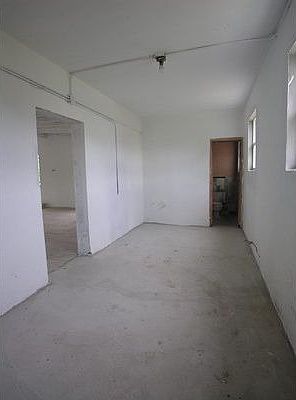2nd image of 1021 SW 9th Ave