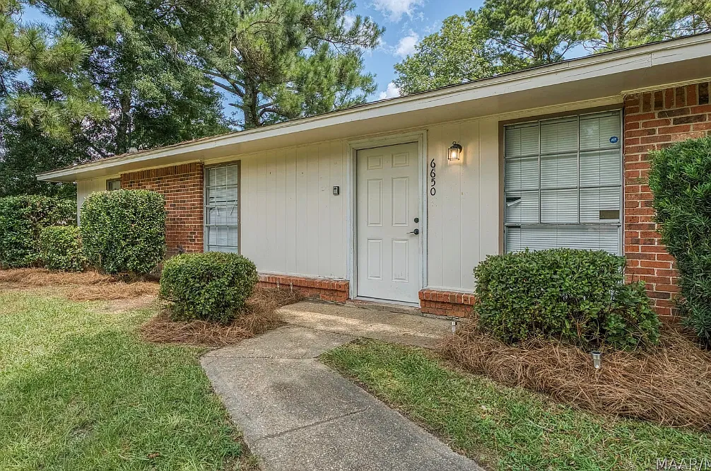 3 bed, 2.0 bath, 1144 sqft, $1,500 — Photo 3