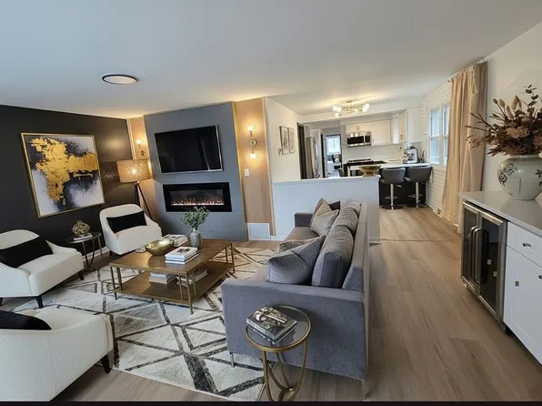 13020 S Brandon Ave, Chicago, IL 60633