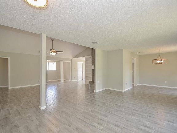 4th image of 502 Shirleen Dr
