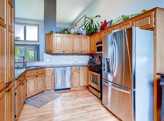 4th image of 1465 Wintergreen Ct