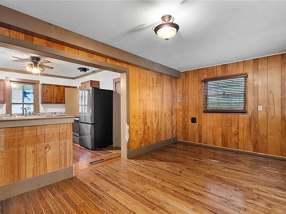 5th image of 1020 E 10th Street