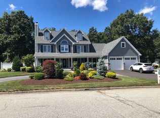 37 Beechnut Dr, Johnston, RI 02919