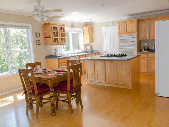 5th image of 6910 75th St SW