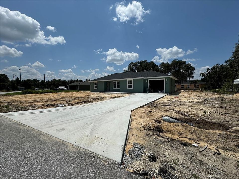 1st image of 241 Oak Cir