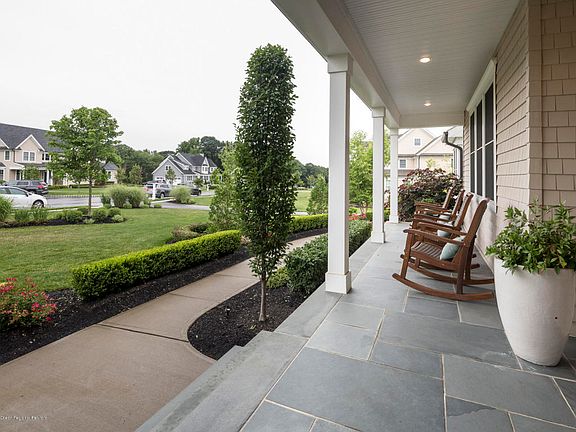 4th image of 9 Berg Ct E