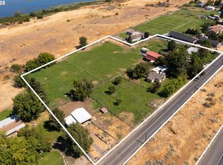 28473 Southshore Dr, Umatilla, OR 97882