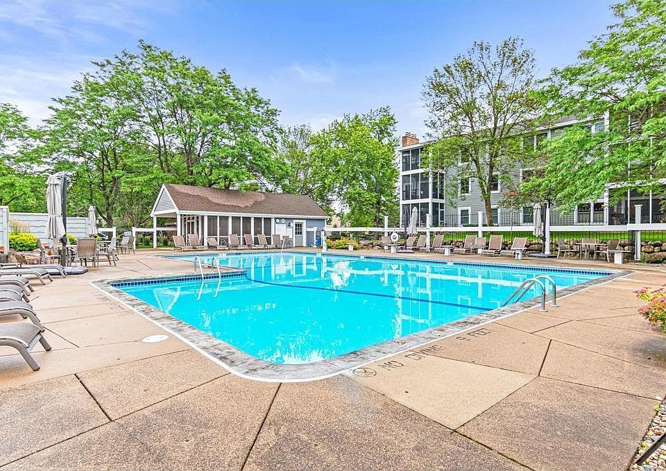 2nd image of 3000 Saint Albans Mill Rd APT 214