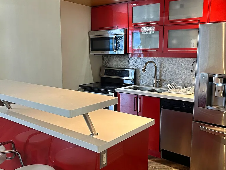 218 Queens Quay W #409 — Photo 3