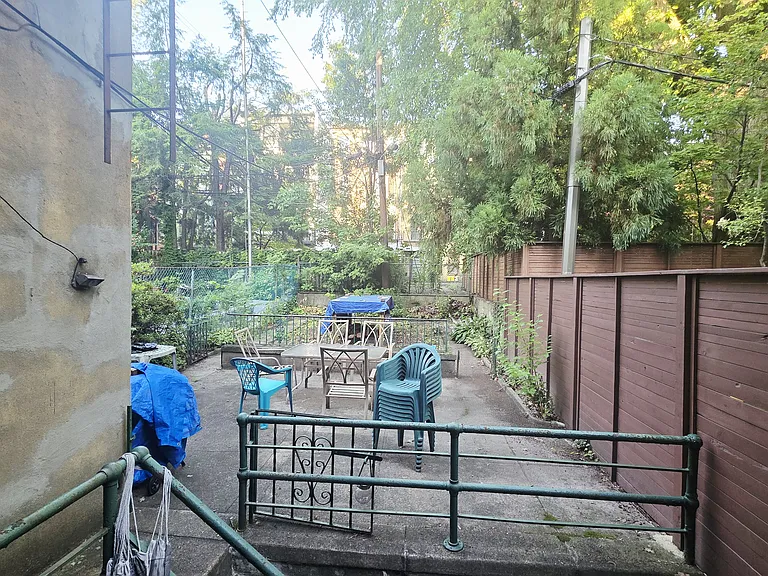 Large Private Yard