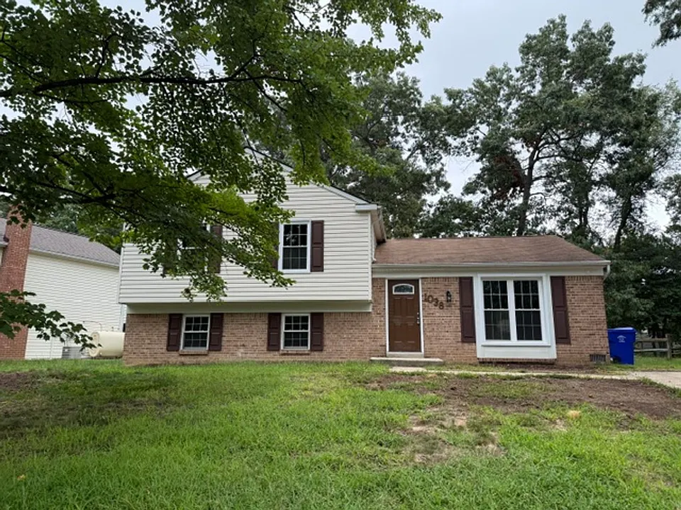 1038 Bannister Cir