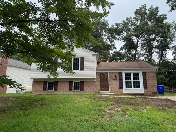 1038 Bannister Cir, Waldorf, MD 20602