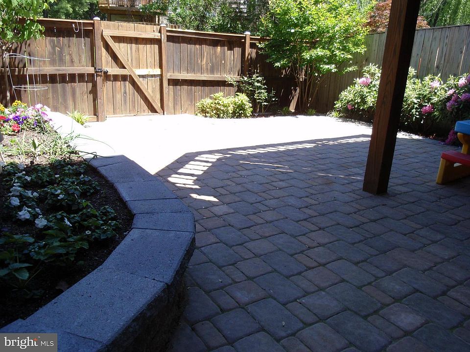 2nd image of 2891 Sutton Oaks Ln