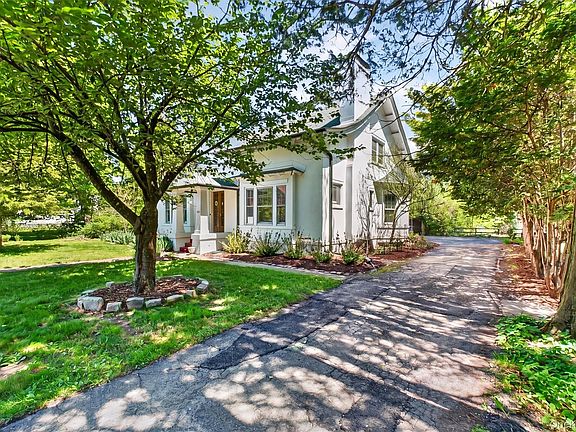 3rd image of 96 Hooker Avenue